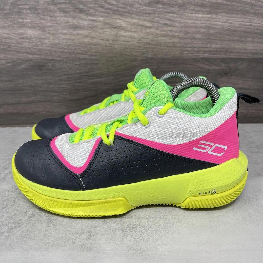 Under Armour SC 3Zero 4 Shoes Kids Size 5 Green Pink Sneakers
